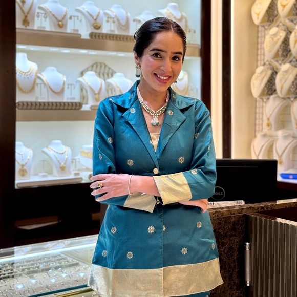 Silk Saree pantsuit ✨ - Picture 2 of 2